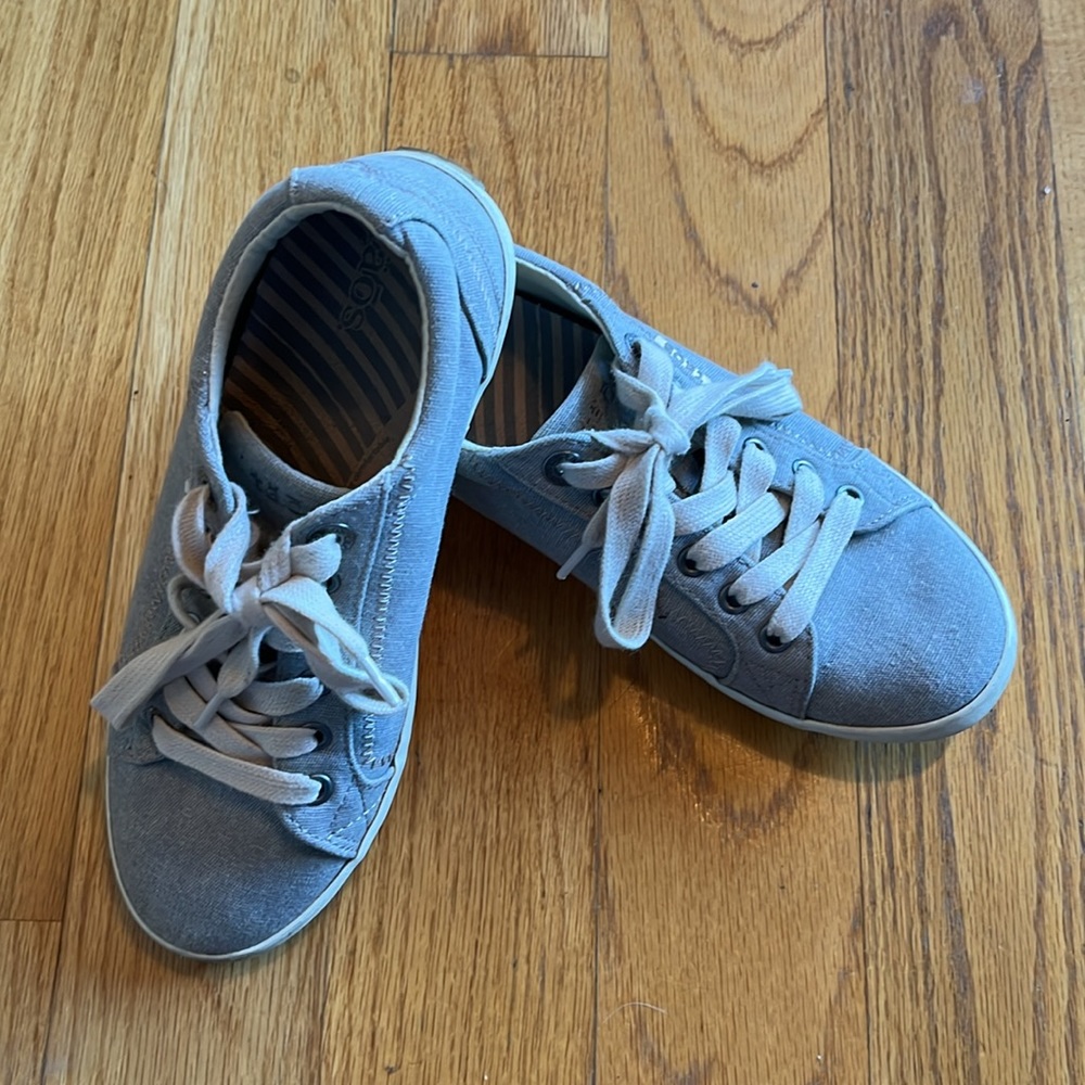 Taos Star Gray Women's Sneakers Canvas Fabric Size 6.5
